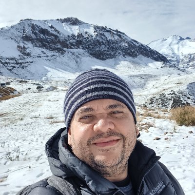 Hi, what’s up? My name is Adeil and I am a physics teacher at a high school. I live in Fortaleza, Brazil. I am a big fan of technology, travel, and innovation.