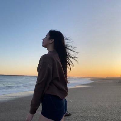 zoe_felices's profile picture. 