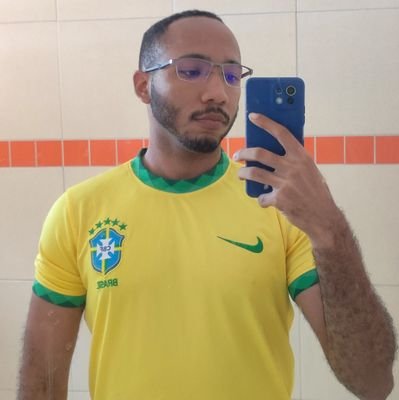 Sou apenas um garoto dentro de um homem tentando traçar apenas o meu caminho por aqui outra vez (tantas vezes)
https://t.co/vqODdcZyJH