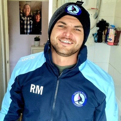 Striker for Glascoed fc ⚽️ love Leeds utd, part owner of glynn,🐴 Runner for fairwater runners 🏃♂️
beating mental health by staying fit 💪.