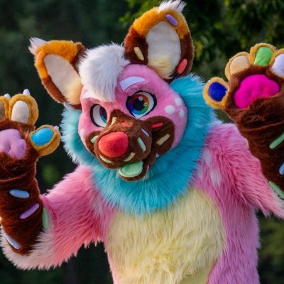 Dessert Doggo Dunc!! 🍰 he/they 🍦 26 🍬 suit by @WildDogWorks 🍩 character by @PandDeSal 🍭 banner by @tigeusaurus 🍫 sprinkledog on 💙🌤️ next con 🔜 FWA🍪