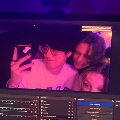 StarrLunas's profile picture. •streamer• https://t.co/LBHxeT6fVY•queerbag•https://t.co/VGSqI365B3