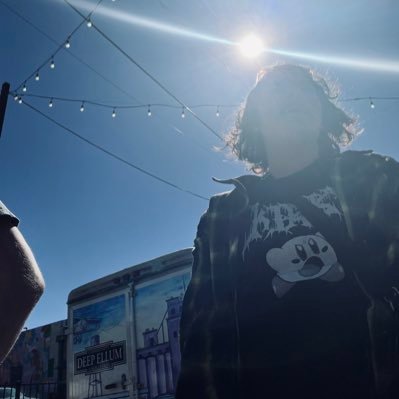 eevilabs's profile picture. she/her. JMV VDV. 31% toast.