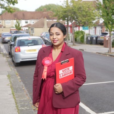 | worked as Parliamentary Intern for @DavidLammy & @LabourSJ | previous MP Staffer for @VirendraSharma | Unite | GMB | Unison | Coop | works in education