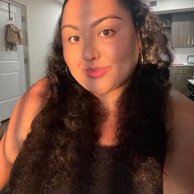 R2Tiffanys's profile picture. 