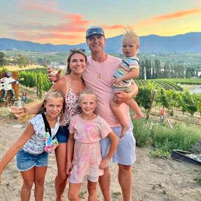 jasontreehawk's profile picture. 🌲🦅