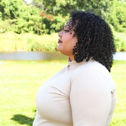 Liligregorioo's profile picture. Ela orou porque sabia. Que a um Deus, e ela sentia.