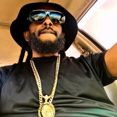Senior Artist & Owner at Illutoonz⛩👨🏽🎨🎨📈 🏦 My tweets are never recommendations to purchase stocks. ✍🏾 Investor/Trader #KeepPounding 🏈