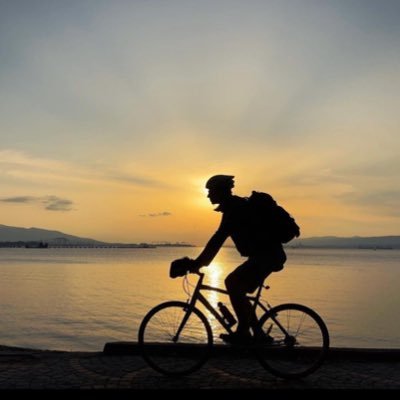 INFJ millennial from planet Earth💁🏻♂️ Subtitles, photography, running, cycling, hiking, drones, Macintosh, podcasts, jazz&wine, coffee. Sunset lover.