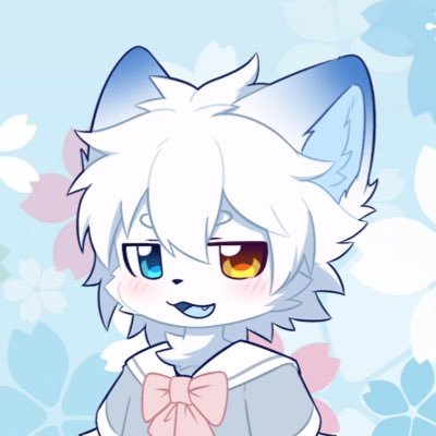 Here lives a cute little snow fox!🐾 A fervent lover of art