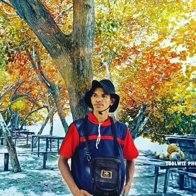 Asal :Papua barat, (Raja Ampat)
Tinggal:Jayapura perumnas 3 jln,cendrawasih
Pendidikan:Kuliah Di Universitas Cendrawasih
tanggal lahir:Sorong-22-Agustus-2002