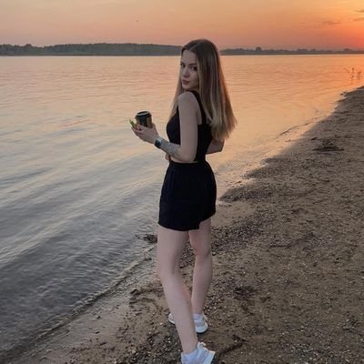 lelaydm's profile picture. Sad songs are my happy pill.