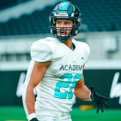 adrian_malucha's profile picture. RB/WR |@nflacademy Athlete | Czech Nationalteam | 5‘11 | 200lbs | 3.5 GPA |C/o 25 early  | NCAA ID# 2309111151 | #28 | 🇨🇿🇩🇪 |