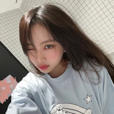 love is sour grapes… 🫶🏻
dance // kpop // bi
she/her
luna luvs u !! 💗⭐