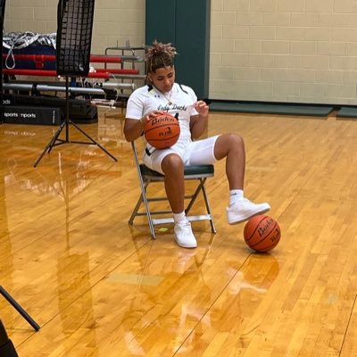 Madyson_2026's profile picture. Class of 2026 🎓 Combo Guard ~ | 5’8 142 lbs | ~ Taylor High School~ Taylor , Tx