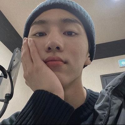 HyungguLuvbot's profile picture. This user is obsessed with @pentagon
