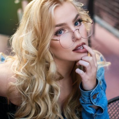 Talk to pretty women here: https://t.co/gSlfBQSyiN