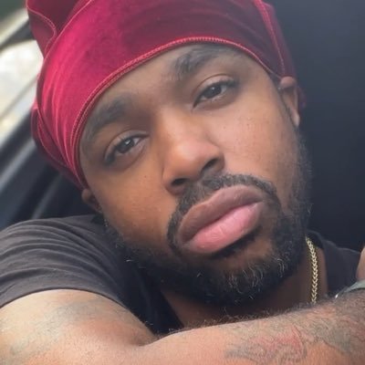 Aquarius / 6’4 / NYC - MD / Snapchat - Ayoo_Smoov / Just here for the laughs and smiles 😎 good energy and positive vibes