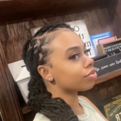 onlyyserenityyy's profile picture. 