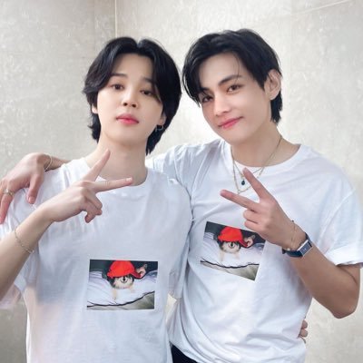 내일봄💜
늦덕이라 좋은거 예쁜거 감동인거 재밌는거 우리애들꺼 다 하트누르고 다닙니다.
뭐든 고의가 전혀 없으니 오해하지마시고 잘못된거있음 알려주세요♡