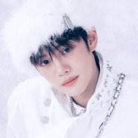 이쥬 (@luvmxvxn) 's Twitter Profile