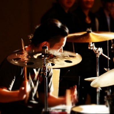 佐藤厚祐
Drums 
Shobi univ.→KCM Jazz 10th