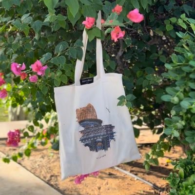 -بكالوريوس في التقنية الحيوية. -دبلوم في التأهيل التربوي _أحياء. إن كان لي نصيبا من دعواتكم فأجعلوها لأبي(اللهم أكرم مثواه كما أكرمتني أن أكون ابنته)🌻🤍