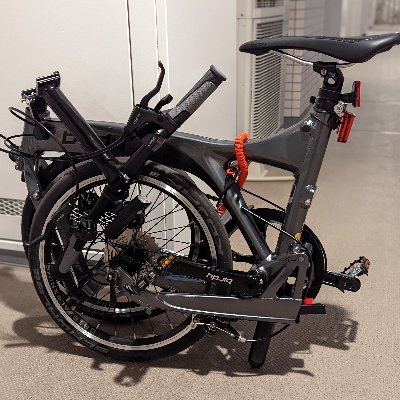👨‍👩‍👧‍👧 🎮 🚲 💻
自転車→birdy Air。
プログラマーです。OpenID Connectとかやってるよ。