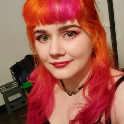 Concept artist, Illustrator & Tea lover ☕️
Just a small art gremlin Looking for new opportunities, Commissions closed⭐️