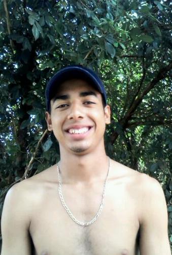 Lucas Matheus Pedroso.Nunka me defino, quem se Define Se Limita. Cada um Tira Suas Conclusoes )