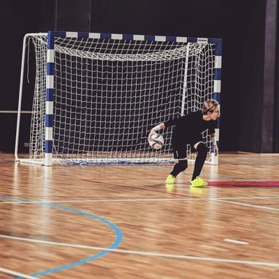 suboczini's profile picture. Metalhead, futsal player, everyday normal guy