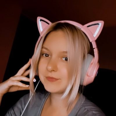 Morti ♈ 🐱🐱 geek,art & little traveler 👹🖼️📸 Kpop & folk-metal music 💧 Kitchen & green witch 🌟🌱 Gamer girl 🎮 Ravenclaw & Hufflepuff 💛 🏳️🌈🇪🇺