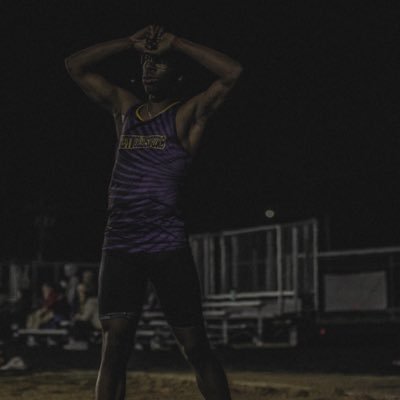 Track and field | CO/24🎓 | 160lbs 5’11| 110m hurdles 14.8| 300m hurdles 39.9| 60mh 8.56 | Reynoldsburg high school kyle.brown2024@gmail.com|614-802-1313