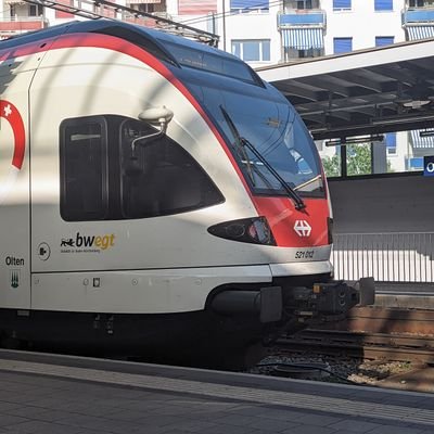 adamavlaky's profile picture. Opinions of the person who would like to ban cars. https://t.co/FJFRldVsa0. Korid LK intern. https://t.co/nZeuPiW7Eg Somewheere over the 🏳️‍🌈