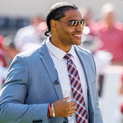 Former Alabama LB | NFL LB | Host of @TheMillersEdge on Tide 100.9 | Broadcaster | For business inquires, visit my site below 👇