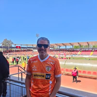 Abogado y fanático de Cobreloa, Santiaguino por nacimiento y Calameño por elección