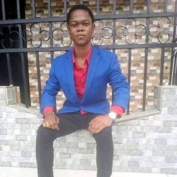 Teacher, Interpreter-Translator of Congolese and foreign languages (French, English, Chinese, Tshílúba, Lingala). Coach in Public Speech Training.
