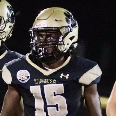 Dashawn Winter || Daniel Hand HS🐅 || C/O 26 || Football: WR/FS/SS || Track and Field: TJ/LJ/100m || 5’10 155 lbs || Student Athlete ||