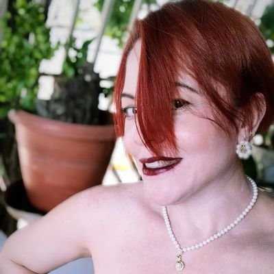 Hija de Dios:Yo!
lo que me resta de vida sonreiré...aún sufriendo! Mi Familia lo Más! Mis Valores, no los cambio. No Odio. Amo!