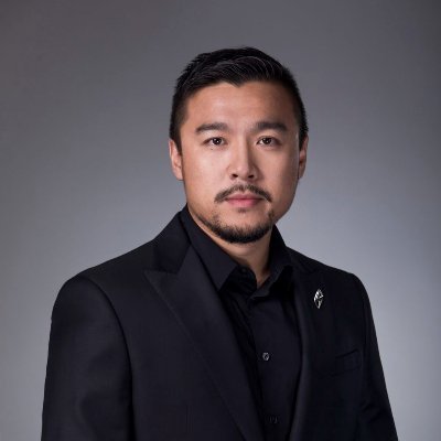 Entrepreneurial Tech leader who seamlessly transitioned from academia to tech by embodying innovation and leadership in the AI domain.