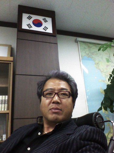 함께 바라봐서 행복한 세상만들기. 언론을 통한 시민의식개혁 . 참정권 행사. 4월의 혁명을 위하여! 투쟁!