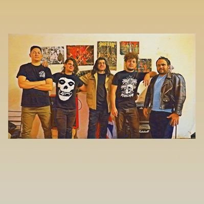 Te va a llegar!!!!!! 🎸🎧
Nuestro primer ep disponible! Podes escucharlo en 👇spotify