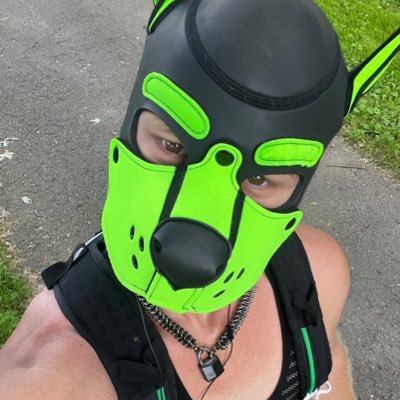 Canadian Sub Pupper 🏳️‍🌈💚gaymer pup, nudist/exhibitionist, Libra, 36, 420 friendly, Boyfriend @too5auce_e 🐶 kink acc 18+ only.