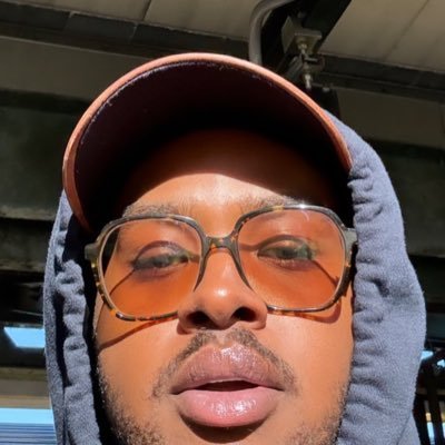 YoRomello's profile picture. bitch, hold on… let me take off my glasses. I can’t hear you. IG: ro.mell.o 🕊️