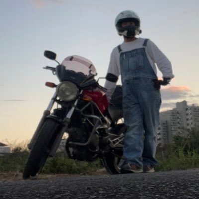 埼玉から兵庫に移り住むライダー🏍 ぶいてーあーるにひゃぐごじゅう/バイク乗ると小心者/1人で知らないご飯屋入るの苦手 ※無言フォロー失礼します🙇‍♂️