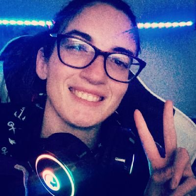 Tecnica en Desarrollo de Software
Anime y videojuegos 🎮🕹🎧
Streamer afiliado en twitch