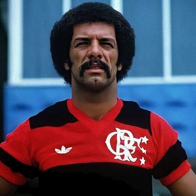 Que o seu futuro ainda será mais lindo/
Que o seu presente que tão lindo é/
Flamengo, Flamengo, Tua glória é lutar🖤❤️