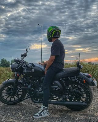 K130320Khatri's profile picture. UI/UX designer 
Youtuber