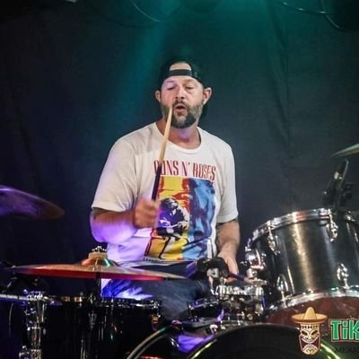 Host of The Metal Groove podcast 🤘🤘
Drummer for Time & Pressure 

https://t.co/3ENUUtARWT