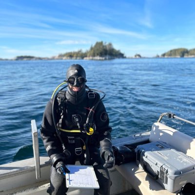 Marine ecology, scientific diving, surfer | nearshore ecology technician @hakaiinstitute